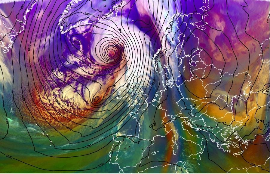 Imagen de "masas de aire" del 30 de diciembre de 2015 a las 00 UTC y análisis de superficie. “Frank” se sitúa al sur de Islandia. Fuente: EUMETRAIN
