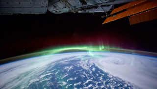 ¿Qué tendrá este planeta tan maravillo que nos atrae tanto?