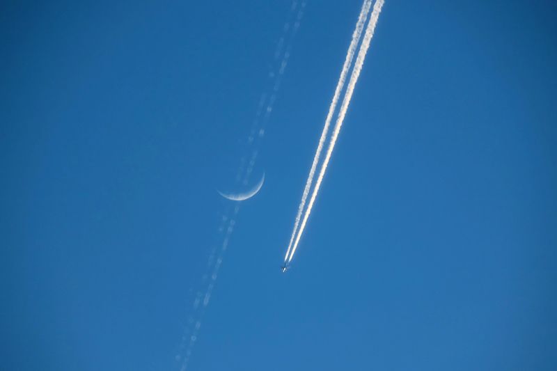 Las estelas y la luna