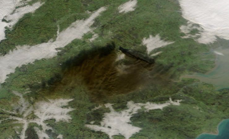 Imagen RGB del sensor MODIS a bordo del satélite Terra del 11 al mediodía. Resolución originaria de la imagen 250 m. Fuente NOAA-NASA.