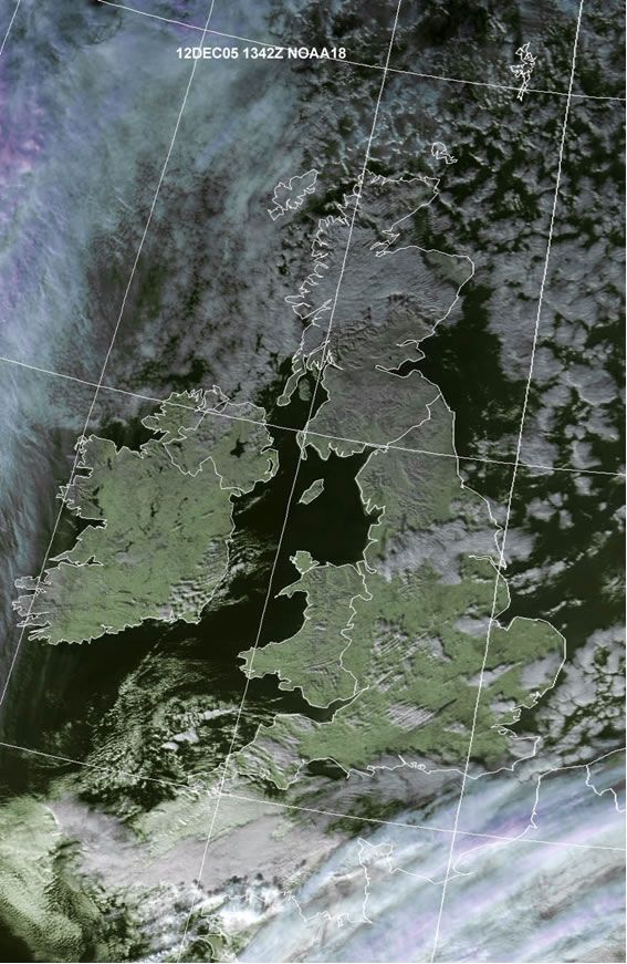 Imagen RGB del NOAA18 del 12 de diciembre de 2005 a las 13:42 UTC. Fuente WOKINGHAM WEATHER.