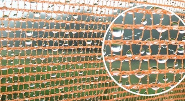 Detalle de la estructura de plástico para la captación y recogida de agua. Fuente: Warkawater.org