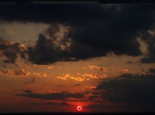 Un atardecer muy especial y "eclipsado"