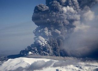 Las cenizas de la erupción del volcán islandés Eyjafjallajökull a examen
