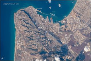 Haifa de día y de noche