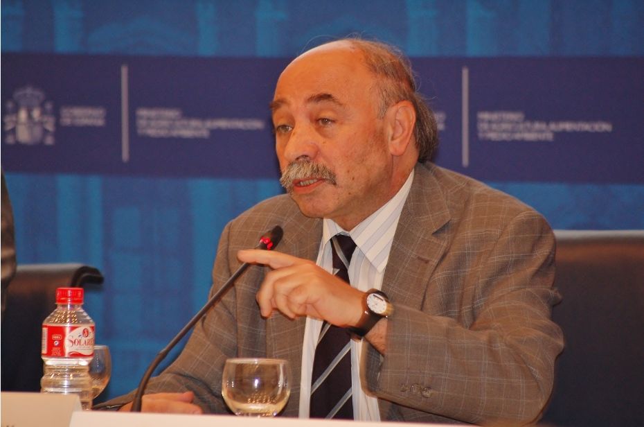 Medalla de bronce con distintivo azul al Mérito de la Protección Civil "a título póstumo" al meteorólogo D. Antonio Mestre Barceló
