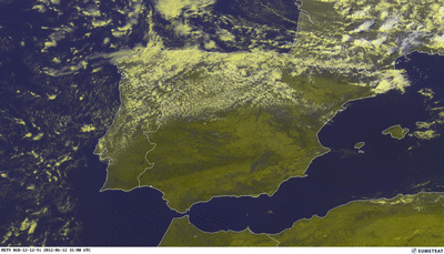 Secuencia de imágenes Eview del 12 de junio de 2012 entre las 15 - 18 UTC (17- 20 h local) del MSG. Un frente de racha puede estar detrás de este evento singular. Obsérvese los penachos de humos ligados a dos incendios que acontecían en la Comunidad de Valencia y de Cataluña