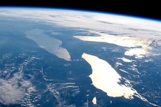 Reflexión especular sobre los Grandes Lagos