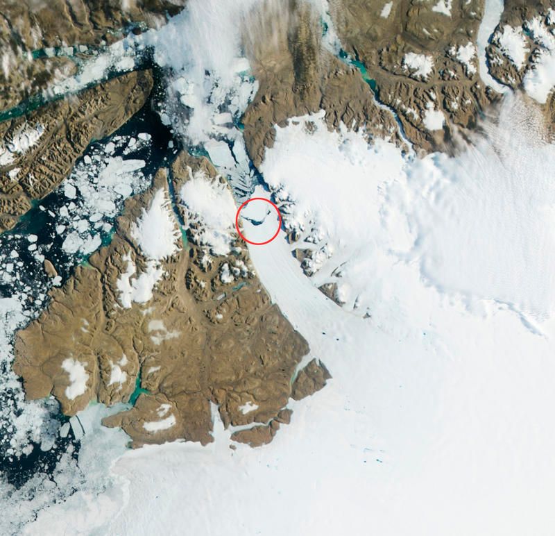 Desprendimiento del iceberg en Groenlandia Desprendimiento del iceberg en Groenlandia. Imagen: Earthobservatory / NASA.