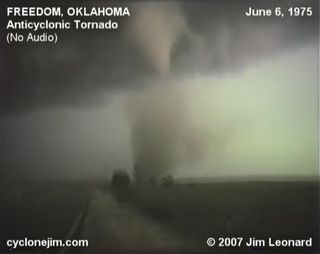 Primer vídeo de un tornado anticiclónico