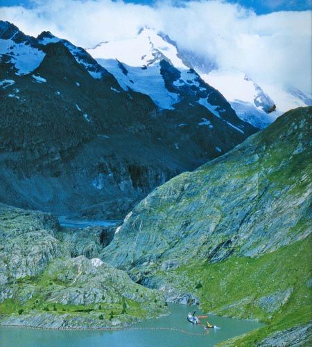 El glaciar de Pasterze en Austria fotografiado en 2004. Foto inferior de Gary Braasch.