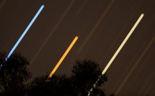 Conjunción de colores en la noche australiana