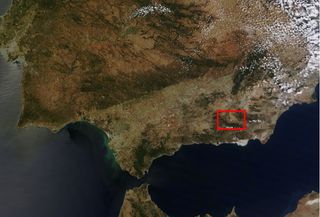 Intenso reflejo de una planta termosolar en imagen de satélite