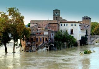 27 novembre 2005, quindici anni fa una importante piena del Tevere