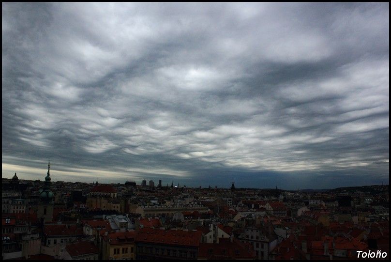 6ª Posición (B): Cielo tenebroso sobre ciudad bohemia de Toloño Picchu