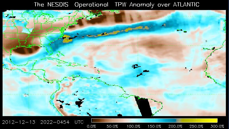 Imagen de TPW y anomalías de TPW (en %) del portal de NESDIS para el día 13 de diciembre de 2012