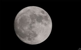 La superluna desde la Línea