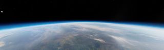 Viendo la Tierra desde la estratosféra y navegando en ella