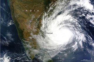 Vardah arremete contra la India