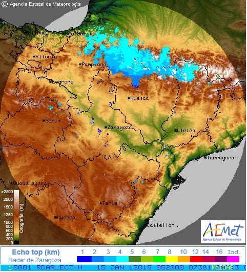 Figuras del radar de Zaragoza correspondiente a las primeras horas del día 15 de enero de 2013 y asociadas al PPI - Echotop (km) . Fuente: AEMET