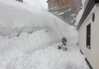 3 metros de nieve en los Alpes dejan a miles de personas aisladas
