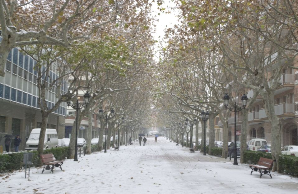 Figura 4. La nieve sorprendió a los habitantes de Reus Figura 4. La nieve sorprendió a los habitantes de Reus