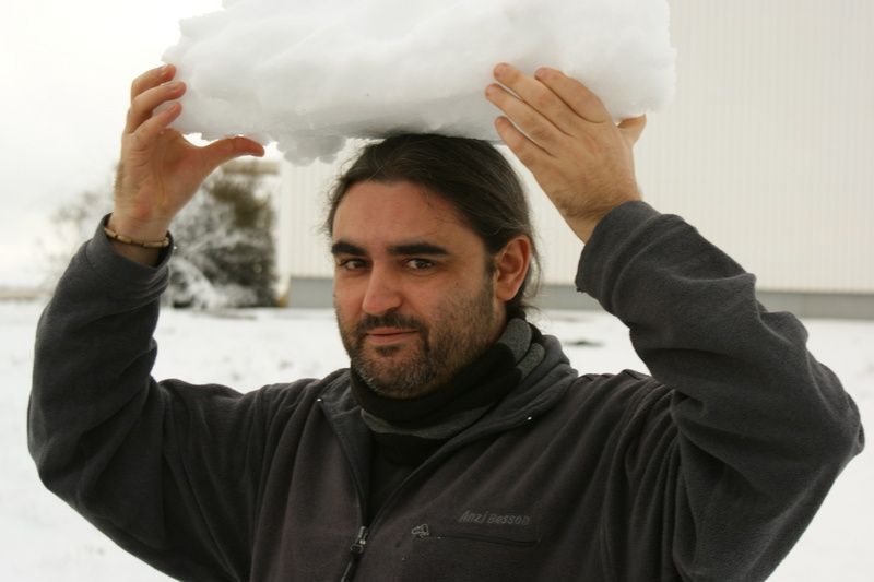En Calar Alto, jugueteando con la nieve En Calar Alto, jugueteando con la nieve, la segunda pasión meteo del entrevistado.
