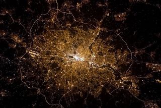Un astronauta de la ISS revoluciona Twitter y las redes sociales