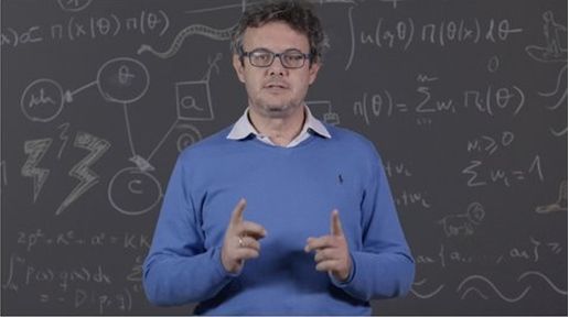 El investigador del ICMAT David Ríos El investigador del ICMAT David Ríos es el presentador de los vídeos