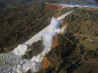 De la sequía al diluvio en California: 188.000 personas evacuadas