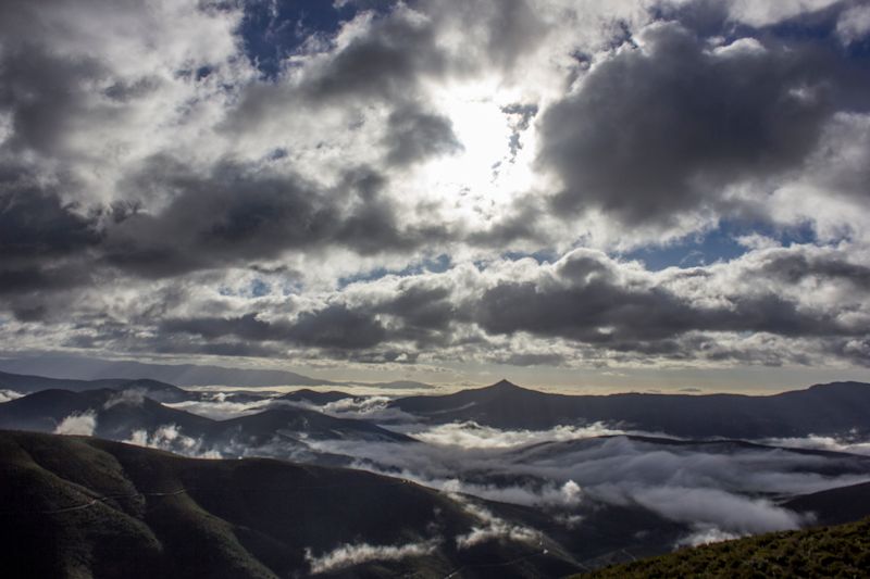 4ª Posición: Nubes arriba, nubes abajo de Norberto Sánchez Azabal, Dimitri