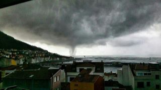 Informe sobre los fenómenos atmosféricos del día 9 de marzo de 2013: tornados y trombas en Galicia