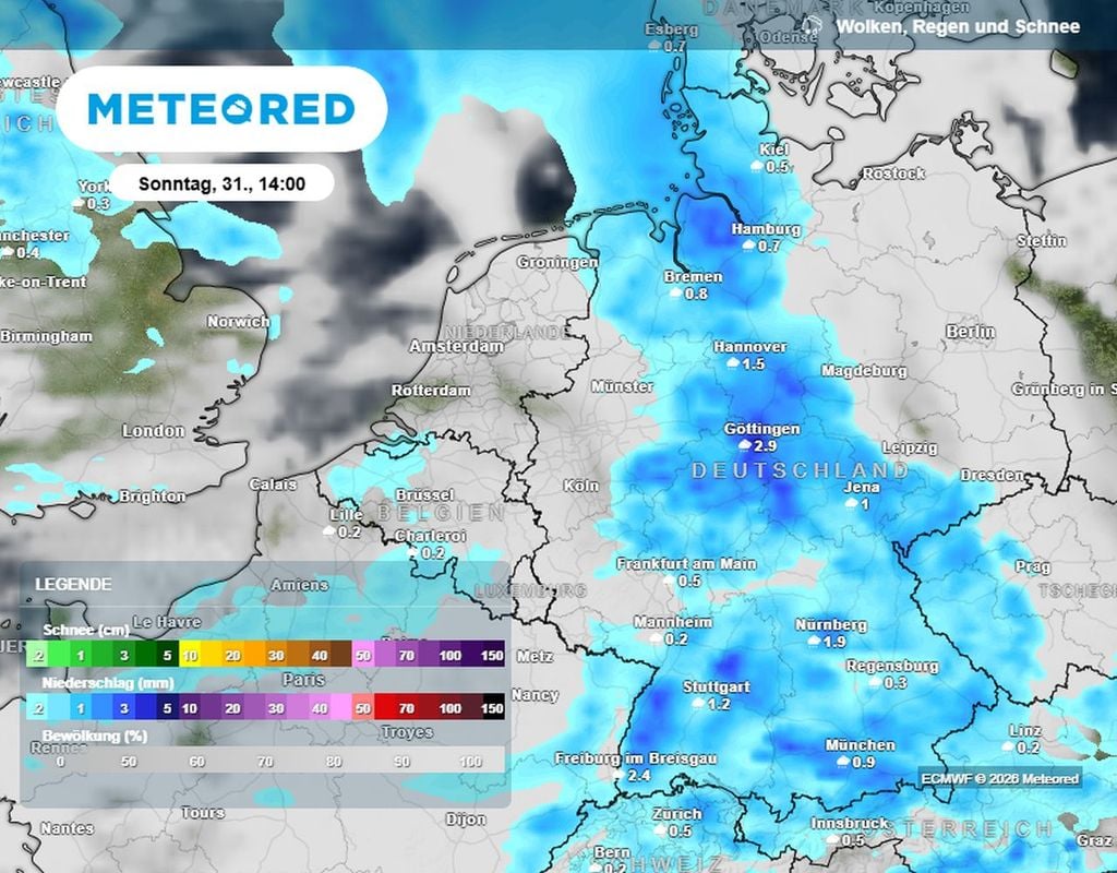 Zum Wochenende wird es zwar wieder heiß, aber auch wechselhaft. Es drohen Schauer und Gewitter.