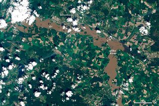 El río Elba en Wittenberg: inundaciones en Europa Central (junio 2013)