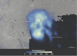 Harvey deja lluvias devastadoras en Texas y un nuevo record