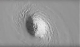 El remolino alrededor del ojo del huracán Irma