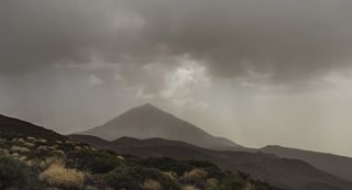 Tormenta en el Parque nacional del Teide