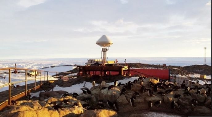 La estación de investigación francesa de Dumont d'Urville en la costa de Antártida del este.