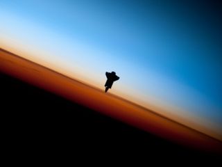 Endeavour en los límites de la atmósfera