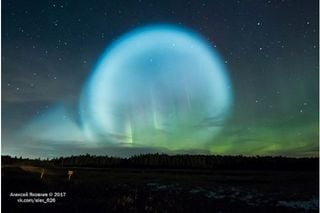 ¿Auroras azules y redondas?
