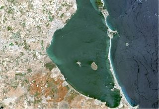 El Mar Menor se está desconectando del Mediterráneo