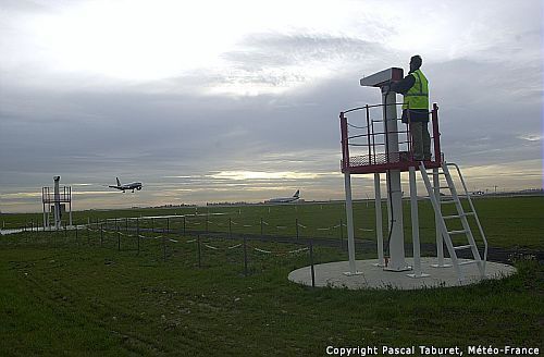 Mantenimiento de un transmisiómetro en Roissy-Charles De Gaulle