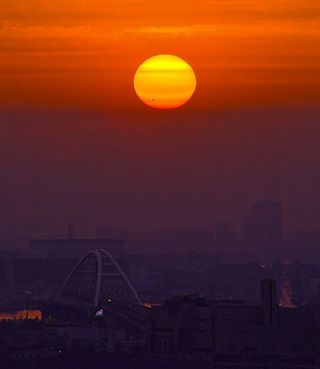 Mancha solar gigante a simple vista
