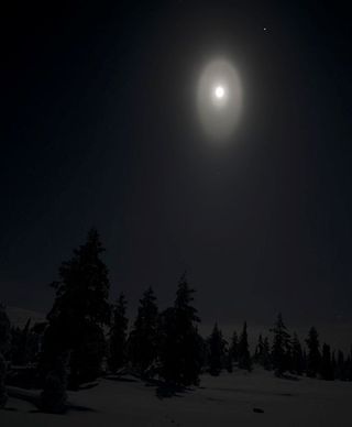 Misterioso halo lunar
