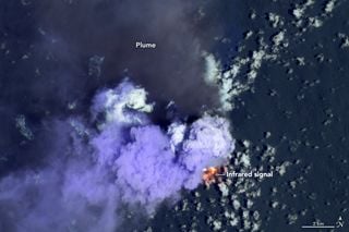 4 de julio de 2020: una isla volcánica sigue creciendo que nació años atrás