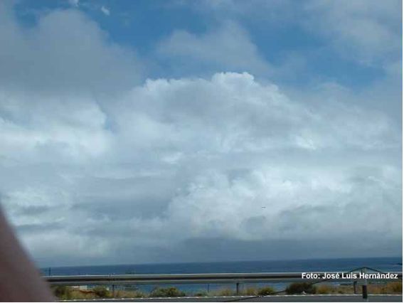 FOTO 4: ASPECTO DE LA NUBOSIDAD AL ESTE DE TENERIFE (Jose Luis Hernández)
