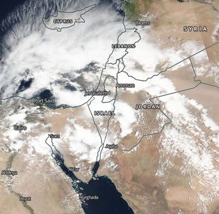 Al menos 9 adolescentes mueren en Israel por inundaciones repentinas