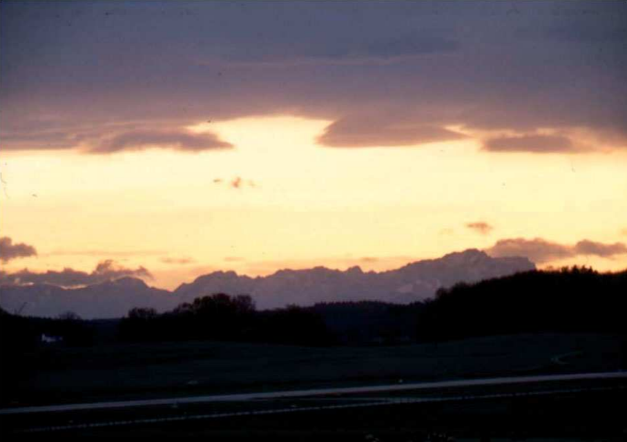 Figura 6. Vista hacia los Alpes desde Munich durante el föhn del 8 de noviembre de 1982.