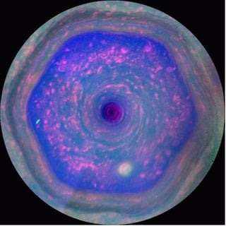 Hexágono polar norteño de Saturno