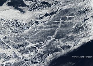 Más barcos y más nubes, más enfriamiento en el Ártico